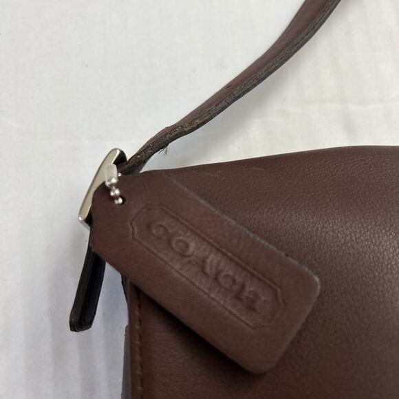 Coach Vintage Brown Leather Shoulders Bag - Picture 12 of 15